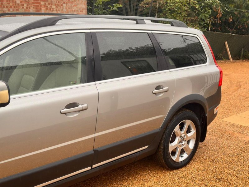 VOLVO XC70