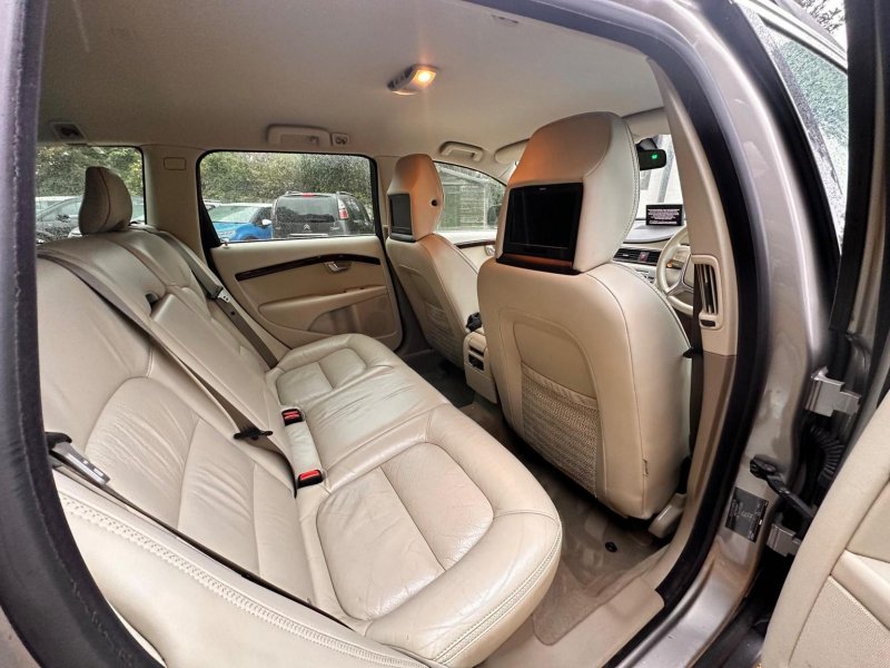 VOLVO XC70