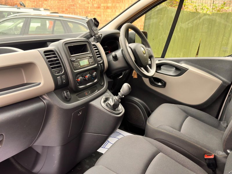 RENAULT TRAFIC