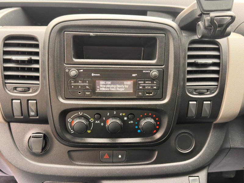 RENAULT TRAFIC