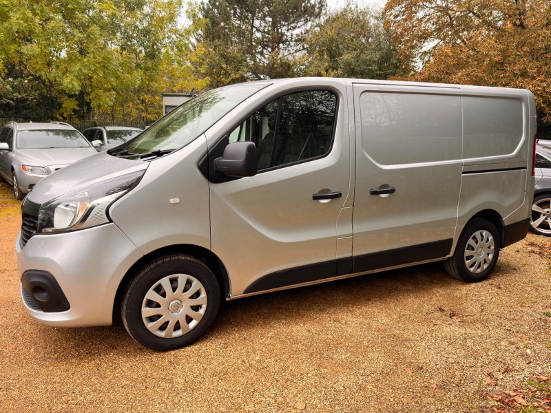 RENAULT TRAFIC