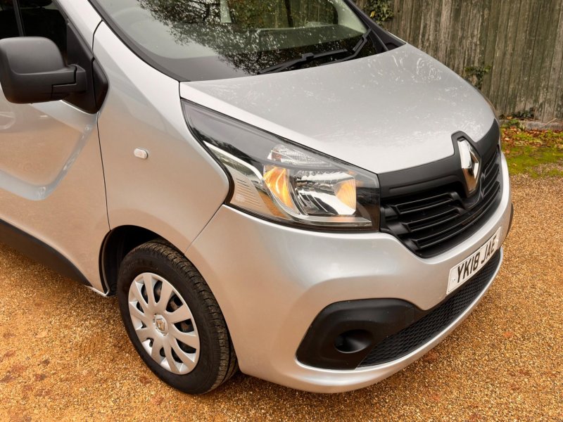 RENAULT TRAFIC