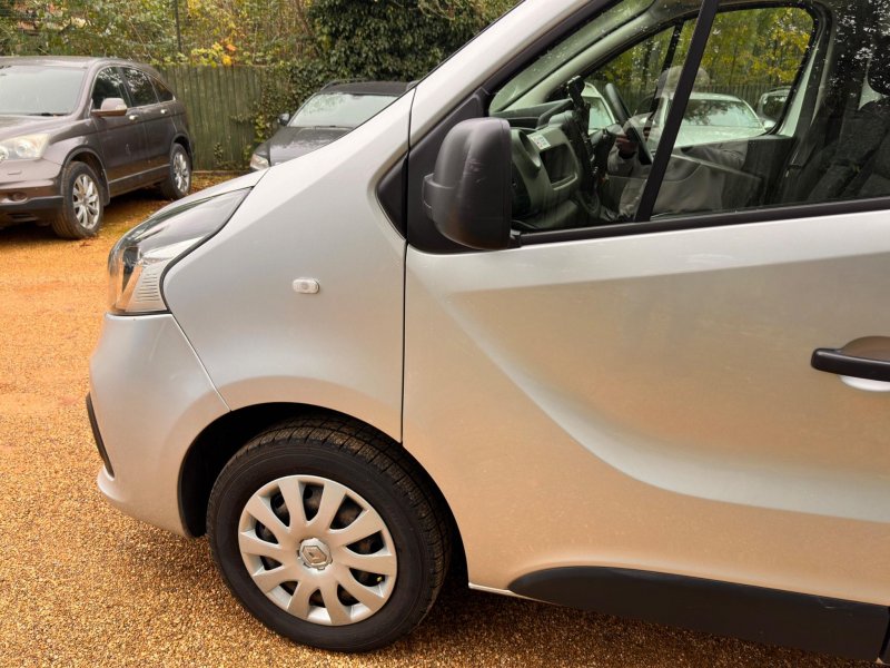 RENAULT TRAFIC