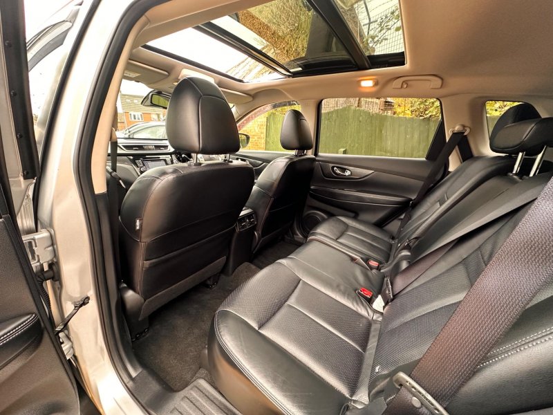 NISSAN X-TRAIL