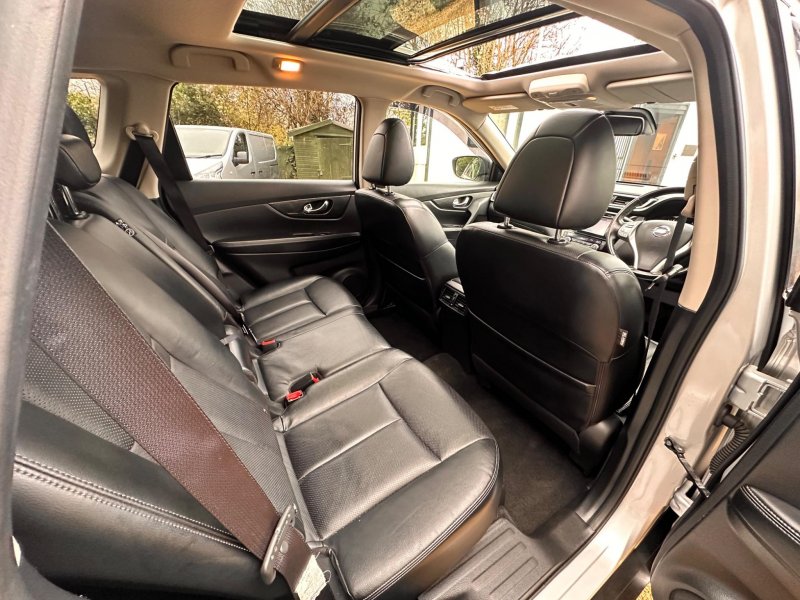 NISSAN X-TRAIL