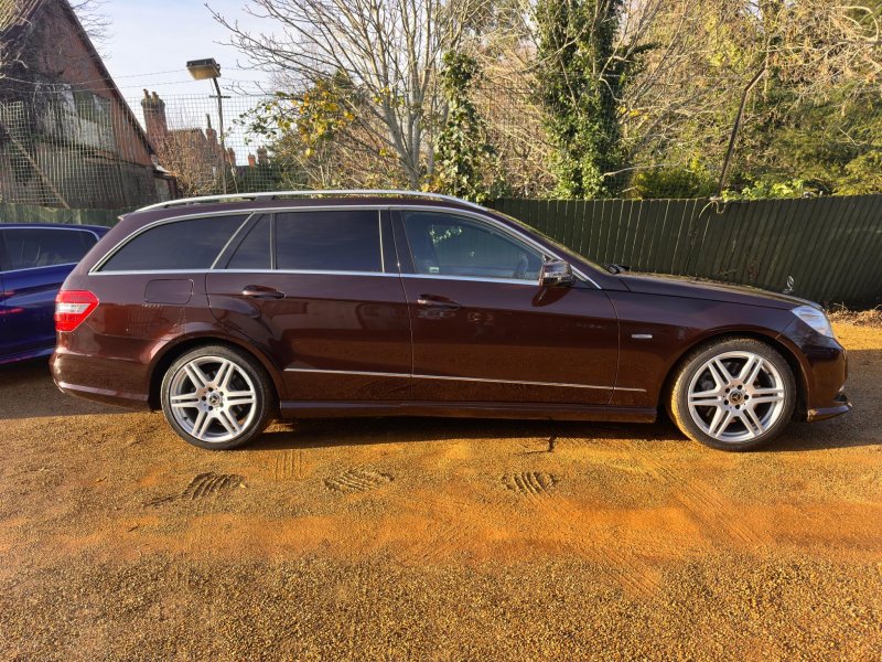 MERCEDES-BENZ E CLASS