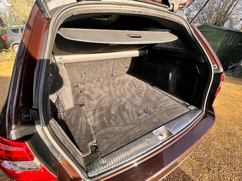 MERCEDES-BENZ E CLASS