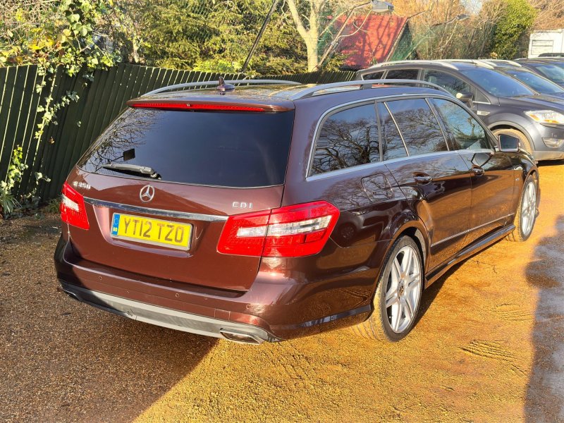 MERCEDES-BENZ E CLASS