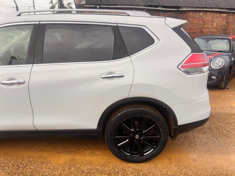 NISSAN X-TRAIL