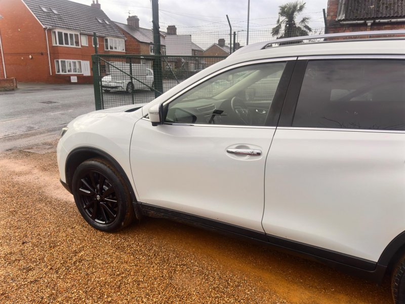 NISSAN X-TRAIL